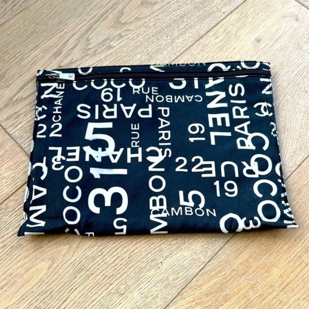 Chanel🖤Pouch